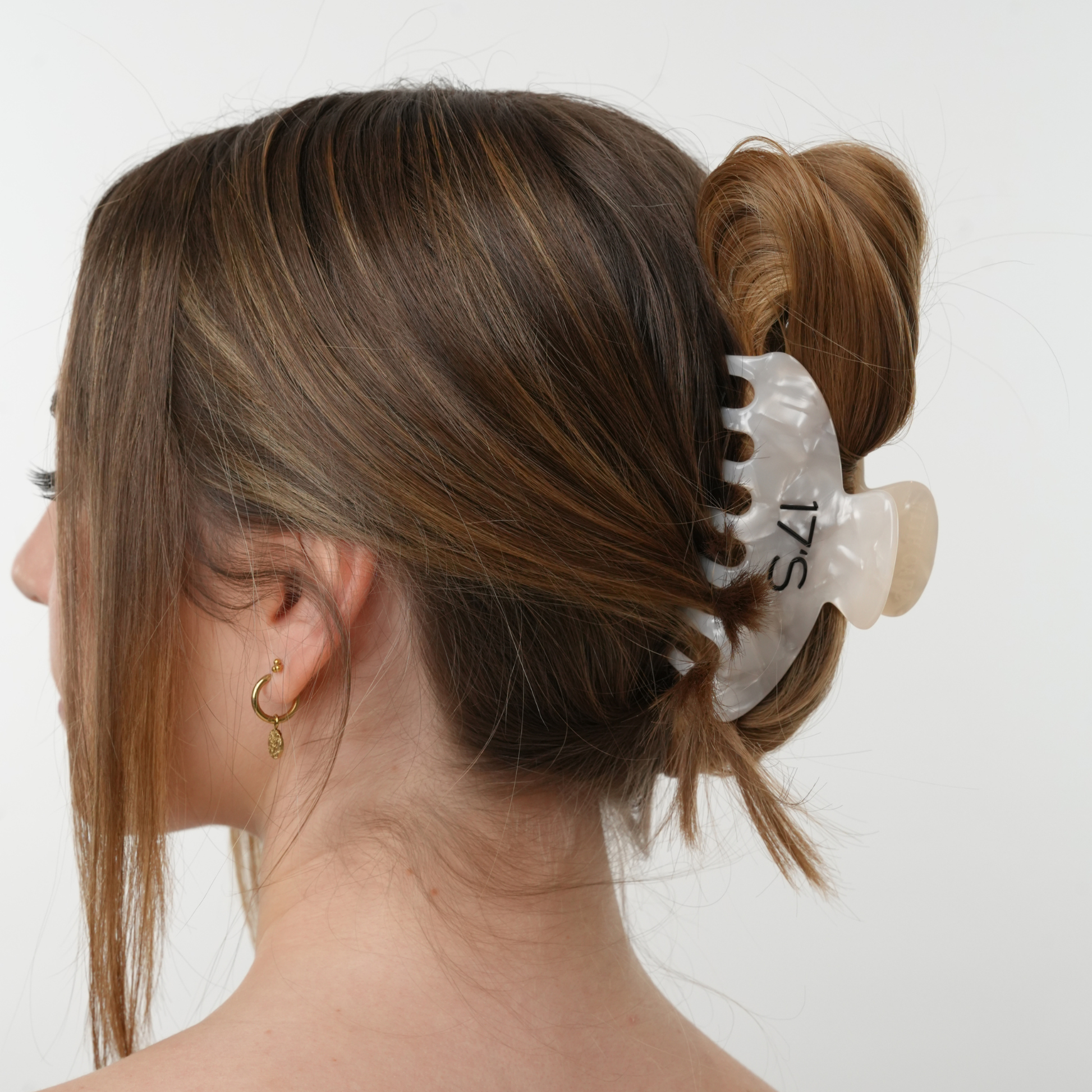 17's Haircare Vanilla Pearl Claw Clip used for elegant hair styling with a secure comfortable hold